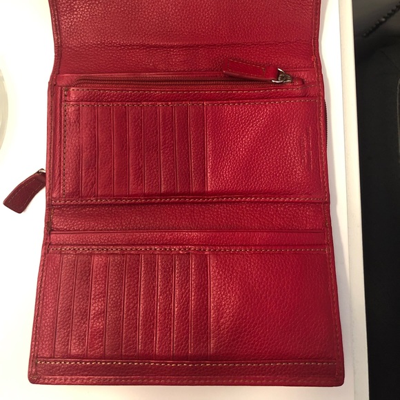 Danier - Genuine Leather Wallet - Picture 2 of 11